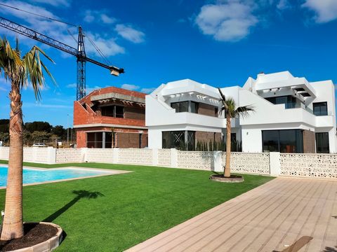 Arena y Mar Real Estate Services, is pleased to present these exclusive modern villas in Lo Romero, Pilar de la Horadada. New modern design villas 100m from the golf course situated in a sunny southeast position with open courses, golf and sea views....