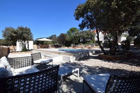 Located on an island, this holiday home is in Mandre, Dalmatia. This Holiday Home has 2 bedrooms and can accommodate 5 guests. It is a lovely vacation home for friends and family. The island has coves, beaches, capes and bays. House Movica is very cl...
