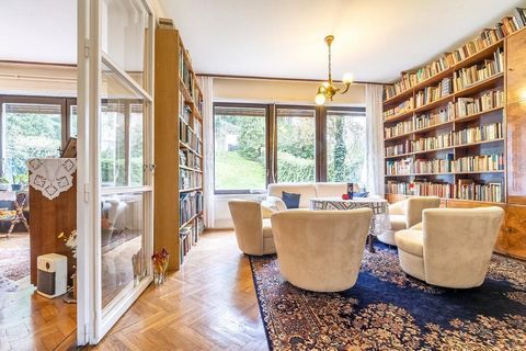 Wunderschöne Villa von 300 m2 auf einem Grundstück von 770 m2 in Zagreb, Elitebezirk Tuškanac! Zagreb, Tuškanac, enthüllt eine exquisite, freistehende Familienvilla mit einer Fläche von 300 m2, die elegant auf einem 770 m2 großen Grundstück in einer ...