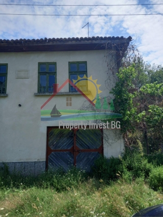 Price: €11.500,00 District: Dobrich Category: House Area: 139 sq.m. Plot Size: 2580 sq.m. Location: Countryside 2-Storey house in a quite village located in Dobrich region, General Toshevo municipality. The property consists of a 2-Storey house (for ...