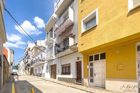 A quiet village in the north of the Costa Brava. It is characterised for being a village of family tourism and offers its visitors different walks and bike rides through its mountains. Ideal for diving lovers, as it has several options for this (the ...