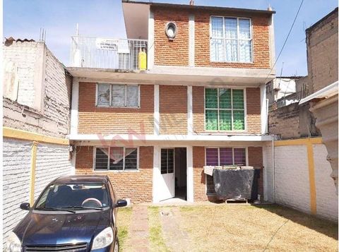 House for sale on three levels, with natural light, four bedrooms with closet each, kitchen, living room, a space that can be a study or a fifth bedroom, space for four cars and water tank. The house is located 7 min. from the Toluca-Naucalpan Highwa...