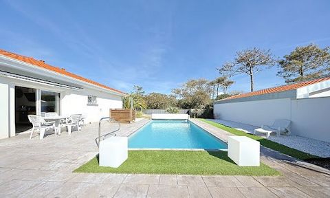 Single storey house with swimming pool and studio in Labenne Océan Located in Labenne Océan, 200m from the beach, this single storey house is located on a landscaped plot of 877 m2. Its location offers an idyllic living environment between beach and ...