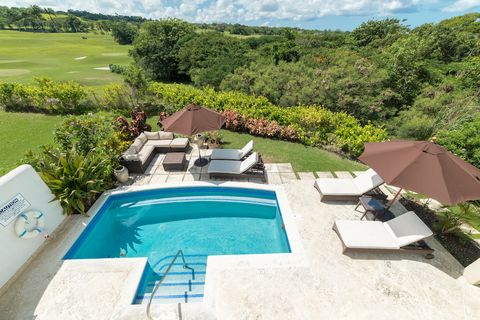 Located in St. James. Set at the end of a quiet cul-de-sac, with panoramic views of the well-renowned golf course of Royal Westmoreland, your private villa awaits. Don’t take our word for it, come and experience it yourselves. Sugar Cane Ridge 23, en...