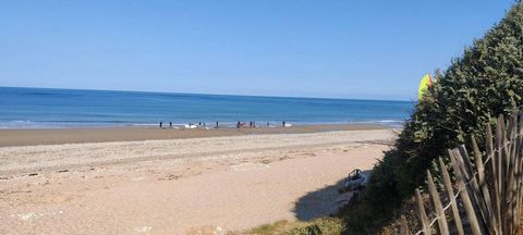 - TO SEIZE 350 m Plage Des Huttes - 3 km Saint Denis d'Oléron shops et Services - --- Rare Ideal Rental Investment or Secondary Residence --- Beautiful Studio 25 sqm renovated (Electricity, Shower room, Electric tank, Kitchen Equipped, Terrace ...) o...
