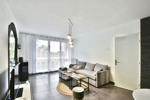 Dpt Loiret (45), à vendre ORLEANS La Source - La Bolière -appartement T2 de 53,01 m² - place de parking couverte