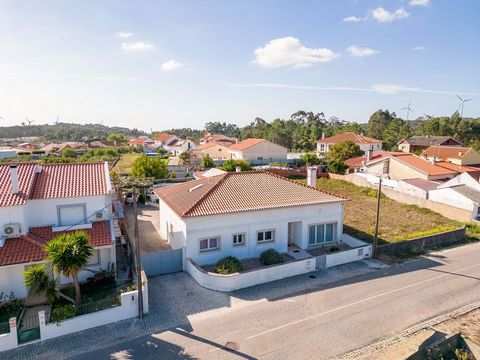 Welcome to your future home, where comfort meets elegance! This stunning single storey T3 villa, located in the serene area of Fátima, offers a truly exceptional living experience. A completely quiet area and close to cities. Characteristics: Modern ...