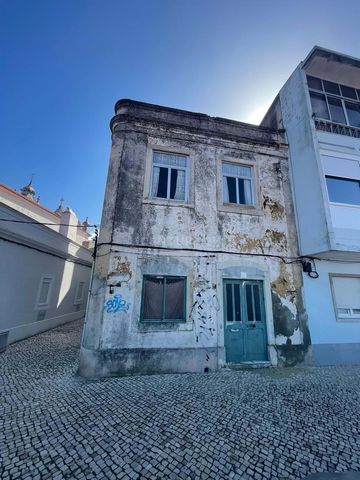 Building for total reconstruction on the 1st line of Seixal in the historic area. Possibility of building more. one floor at the level of the adjacent building. Pre-design of a building with ground floor, 1st floor and 2nd floor duplex.