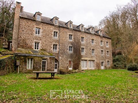 Welcome to a real estate gem nestled in the heart of a picturesque valley, close to the port of DINAN. This magnificent exceptional property, with a surface area of 575 m2, offers an enchanting setting for those in search of authenticity and charm. T...