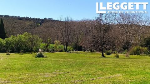 A22216JG11 - Introducing a fantastic opportunity in the charming village of Cennes-Monestiés, France. This 900m2 plot of land offers an ideal location to build your dream home amidst the picturesque surroundings of the Occitanie region. Boasting a pe...