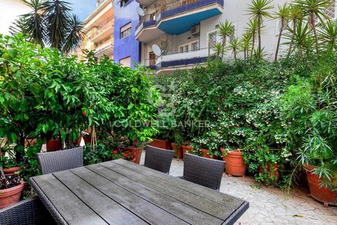 VIA VINCENZO TANGORRA - APARTMENT FOR SALE BARE PROPERTY - 750,000.00 In via Vincenzo Tangorra, in the heart of the Fleming area, we offer the sale of a BARE PROPERTY apartment of about 165 square meters on the ground floor with an adjoining private ...