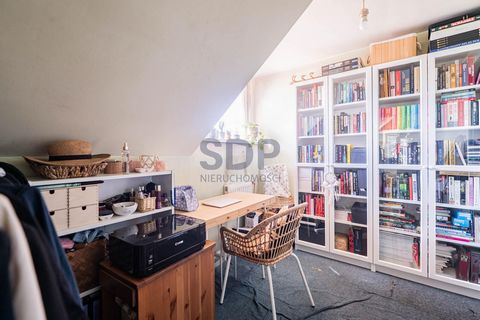 Offer Supervisor Julia Kowalska Offer only at SDP Real Estate*** A three-room apartment with an area of 60.70 m2 with a garden of about 150 m2 in the Krzyki (Wojszyce) district of Wrocław. Surroundings of the property: The apartment is located in the...