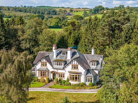 Hoff Lodge originally built as a shooting lodge for Lord Hothfield and has retained a plethora of exquisite period features throughout, including solid oak doors and window surrounds, beautiful brass door plates and cast-iron radiators. This spacious...