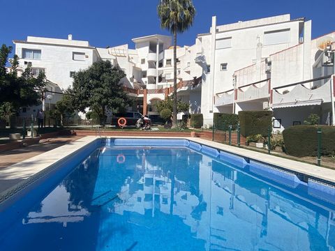 Beautiful Townhouse in El Saltillo Area - Torremolinos Welcome to this stunning property for sale in the El Saltillo area of Torremolinos! Situated within a gated community, this townhouse offers all the amenities you desire. With a prime location ju...