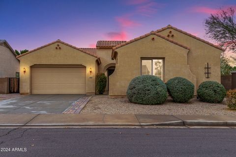 Beautiful home in a terrific location! Spacious open layout with wall cut-outs that you can design to your taste! Plantation shutters, thick baseboard, recessed lighting, tall ceilings, & tile flooring w/Berber carpet in bedrooms enhanced the invitin...