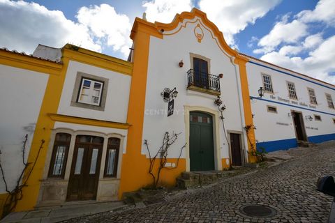 Business transfer in Óbidos - Building consisting of a commercial fraction and a residential fraction, with a rent of 1100/month, the owner will enter into two lease contracts lasting five plus five years. This property offers several commercial opti...