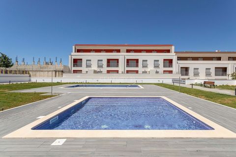 Ne manquez pas cette occasion unique d'acquérir un magnifique appartement de 3 chambres au premier étage, situé dans le prestigieux condominium de Colina da Boavista à Tavira. Que ce soit pour votre résidence principale ou pour des vacances, c'est le...