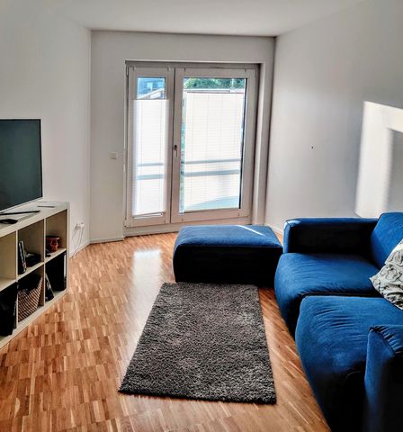 Ich bin auf der Suche, um meine Wohnung für mindestens 5 Monate unterzuvermieten, während ich reise. Wenn Sie zum ersten Mal nach Köln ziehen, könnte es ein guter erster Ort sein, um sich einzuleben, während Sie nach etwas Dauerhaftem suchen. Moderne...