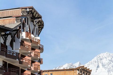 Located in the Northern Alps, between Courchevel and Méribel, the charming resort of La Tania offers you a sweet mix of calm and leisure. A true station on a human scale and entirely pedestrian, it is appreciated for its warm and friendly character b...