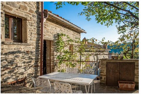 Precioso par de casas con jardín y piscina privados en un pequeño pueblo de la campiña de Umbría, cerca de San Giustino.