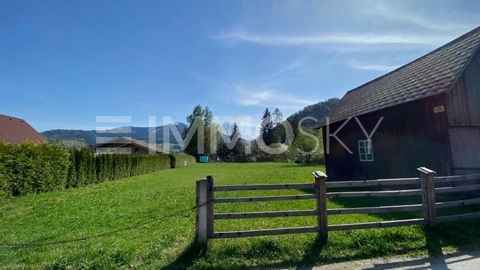 EINE RARITÄT, DIE ES NICHT MEHR OFT GEBEN WIRD!!! Dieses rechteckige Grundstück im Ausmaß von ca. 54 mal 24 Meter befindet sich in sonniger Bergblicklage im Luftkurort Gröbming. Es ist bestens erreichbar und bebaubar, und verfügt über eine ebene Grun...