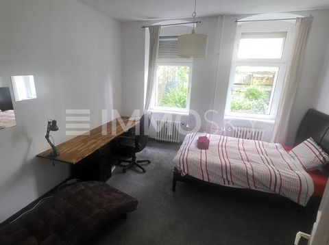 Are you looking for a charming ground floor apartment in a quiet street of Neukölln? Welcome to your new home in Berlin-Neukölln! This bright and optimally designed apartment offers you a modern and comfortable living experience in a quiet side stree...