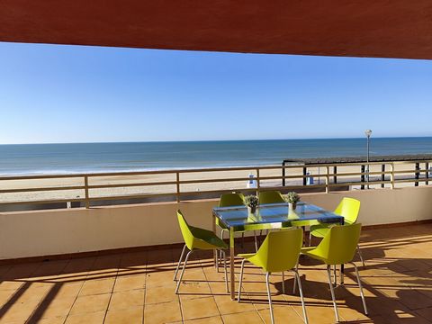 Can you imagine waking up every morning to the sound of the waves as the soundtrack to your life? Now it's possible with this stunning beachfront apartment in MatalascaÃ±as. Also, GREAT OPPORTUNITY for investors as it has a TOURIST LICENSE. With a pe...