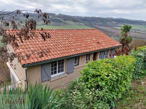 TARN (81) En venta en Cordes-sur-ciel esta casa con jardín goza de una ubicación excepcional en el lado sur y ofrece magníficas vistas. Esta propiedad tranquila, que da la impresión de estar situada en el campo, está cerca del corazón. de la ciudad m...