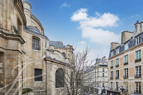 Paris VI - Ideally located in the heart of the 6th arrondissement, within a charming 18th-century building, this superb 144.06 sqm (Carrez law) reception apartment is situated on the 2nd floor with elevator access. The apartment is in perfect conditi...