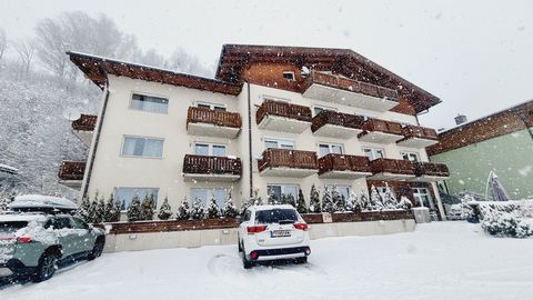 Apartamento 7, 1ª planta: Uso ilimitado de la casa de vacaciones en Zell am See-Kaprun (¡Se debe alquilar!) Este apartamento en esquina está situado en un lugar óptimo para una estancia tranquila y ofrece vistas panorámicas a las pistas de esquí cerc...