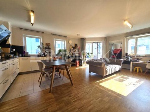 ++Welkom in je nieuwe huis!++ Dit stijlvolle appartement heeft alles wat je nodig hebt voor een comfortabel leven. Het is gelegen in een goed onderhouden appartementencomplex en overtuigt met een hoogwaardige inrichting en een eersteklas locatie. Het...