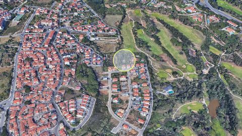 Located in a prime area of Estoril, this land has an area of 2,500m2 and the possibility of building several villas. Easy access to the main thoroughfares, a 5-minute walk from the Estoril Golf Course. A PIP was made to the Chamber and we are awaitin...