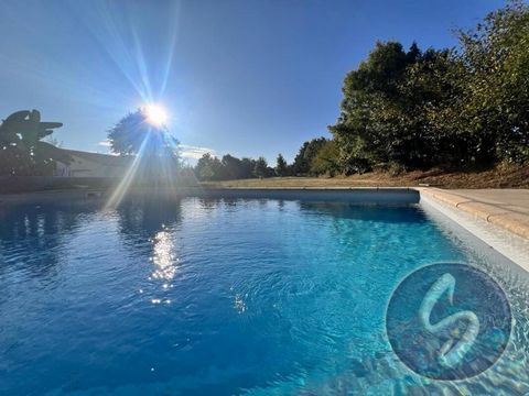 Entdecken Sie dieses prächtige alte Haus in Exireuil Tauchen Sie ein in die Geschichte und den authentischen Charme dieses prächtigen alten Hauses im ruhigen Dorf Exireuil, 79400. Diese 234 m² große Residenz wurde 1880 erbaut und 2004 sorgfältig reno...