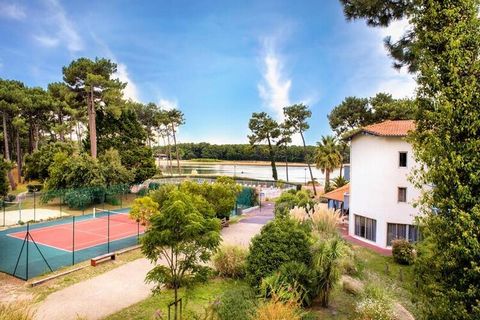 Sulle rive del lago marino di Port d'Albret, il SOWELL Family Pignada Plage*** è la struttura ideale per scoprire le Landes e godersi una vacanza in famiglia in riva all'oceano a Soustons Plage. A soli 600 metri dall'oceano e idealmente situato sulle...