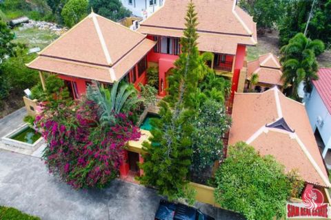 This attractive villa is very private and built using high-quality top-grade materials including lots of solid hardwood finishing and parquet floors. Inspired by the sought-after View Talay Marina Villas in Jomtien, the owner of this home nested his ...