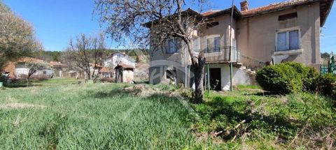 Company 'EKS' presents to your attention a house in the village of Popovyane. LOCATION: It is located 300 meters from the main road in a direct road with easy access via asphalt road. CONSTRUCTION: Brick house from 1968 DISTRIBUTION: The house has an...