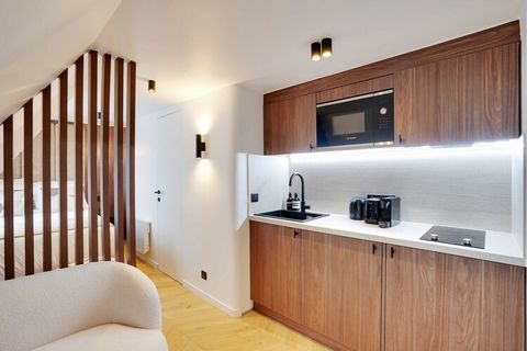 Checkmyguest bietet dieses gemütliche 14 m² große Studio-Apartment für zwei Personen an. Ideal gelegen im 8. Bezirk am Fuße des Gare St Lazare, 5 Gehminuten von den Grands Magasins, South Pigalle und in der Nähe von Montmartre entfernt. Mit einem gem...