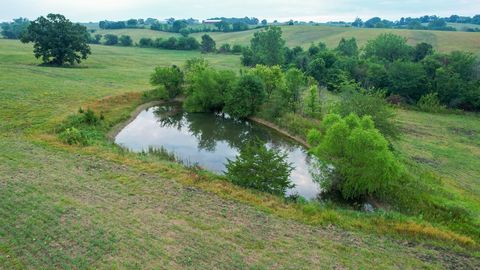 Income Producing/Big Buck Property!!! Located in Mercer County, MO in the heart of big buck country, This property is 167+/- acres with 97+/- of those acres being in tillable. Large production fields, thick brushy draws, ponds, and a creek bottom off...