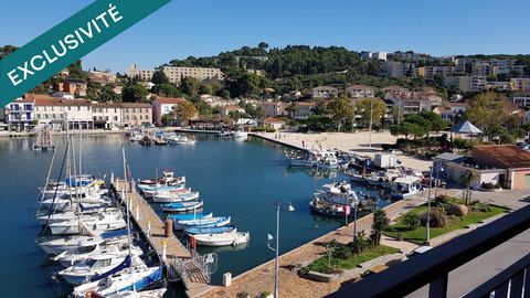 Appartement comprenant trois pièces, vues port, mer et rade, proximité des commerces, écoles, bateau-bus pour Toulon et sa gare TGV, bus et plages; comprenant entrée, séjour-salon de 36m2 environ-cuisine US équipée et aménagée, 2 chambres (15 et 16 m...