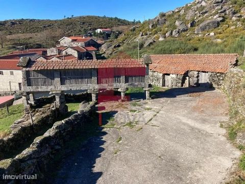 Vende-se Terreno com 595m2 na freguesia de Monte, Terras de Bouro! Terreno localizado totalmente em zona de construção; A propriedade conta ainda com um palheiro, uma corte e um espigueiro; Vistas incríveis; Localizado a poucos minutos do Santuário d...