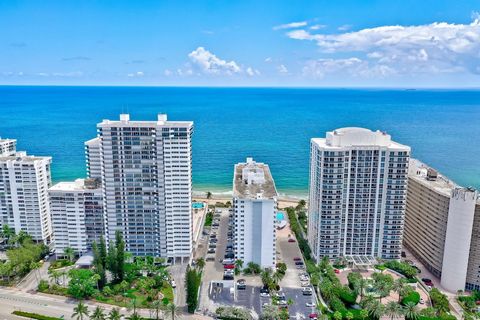 Live in the heart of it all. Beautiful 14th floor SW corner residence in a quiet building directly on the sand. Awesome balcony views of waterways and sunsets. Split floor plan, large rooms, 2 air handlers, heated pool, sundeck, updated lobby, fitnes...