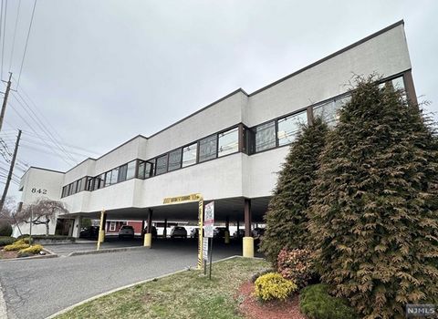 Spacious 2,225sf Office suite, with an open floor plan is being offered for sale for the first time since it was built. One of six units, the subject unit faces Clifton Avenue which gives it great visibility. High traffic volume road, right next to C...