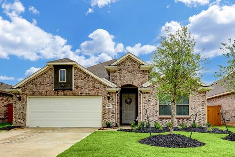 CLICK ON VIDEO TOUR! Charming one story 4 bdrm, 3 bath Brightland Home (w/$50K+ in Upgrades) in Sunterra - Katy TX, #1 Selling Master-Planned Community! Zoned to Katy ISD. Completed section w/NO construction noise nearby & No Back Neighbors. A stunni...