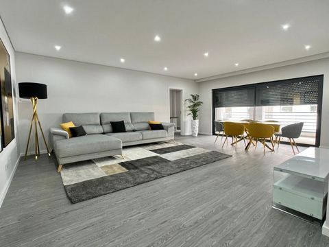 Apartamento com 137m² de tipologia T3 no 4º andar, em condomínio privado com piscina comum e lugar de estacionamento . Os apartamentos serão inseridos em quatro blocos, num total de 45 apartamentos, numa excelente localização perto de zonas de comérc...