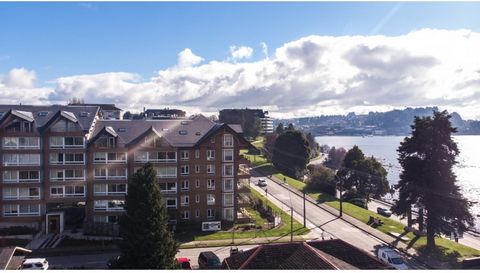 Vive en una ubicación única en Puerto Varas, disfruta una vista incomparable al Lago Llanquihue y conéctate con todo lo que te gusta de la naturaleza de este increíble lugarCaracterísticasEntregaInmediataPlantas6Zonas ComunesSeguridadPiscinaVista al ...