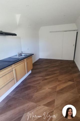 Vous cherchez un cocon au calme dans un charmant village provençal ? Ce joli studio vous attend à Callas, à l'entrée du village, proche parking. surface carrez 19.61m² comprenant pièce de vie avec cuisine équipée et une salle d'eau avec WC. Ne manque...