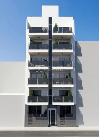 Nieuwbouwappartementen met 2 en 3 slaapkamers nabij Playa del Cura in Torrevieja, Costa Blanca Gelegen in de levendige kustplaats Torrevieja, bieden deze residenties een toplocatie nabij Playa del Cura, een van de populairste stranden in de regio. De...