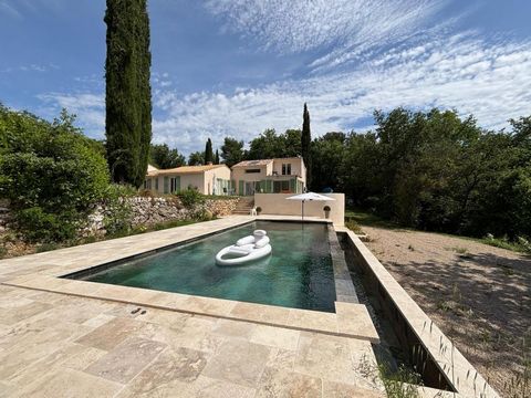 MAISON DE CHARME DANS UN ECRIN DE VERDURE