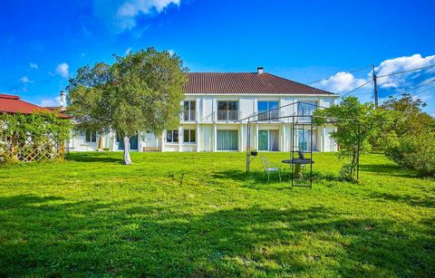 Demeure de charme 600m², 8 chambres sur 3 hectares