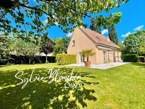 MAISON AU CENTRE D'EVRECY - 4 CHAMBRES - 834 M2 TERRAIN